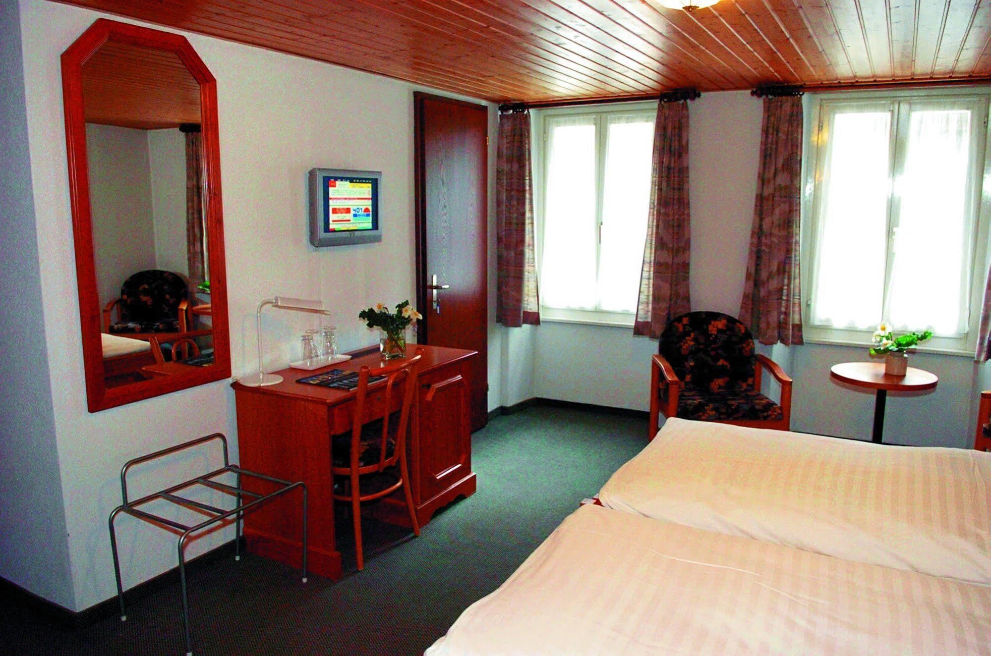 Hotel & Restaurant Forni Айроло Экстерьер фото